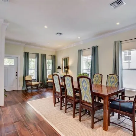 Sunny Days Walking Distance To Everything! Villa